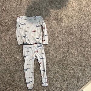 Kyte Baby long sleeve pajamas- two piece